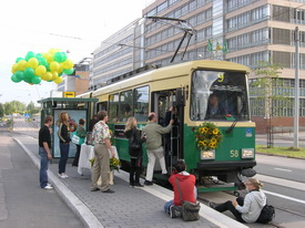 Ensimmäinen vuorovaunu pari minuuttia ennen lähtöä 10.8.2003 klo 7:41.